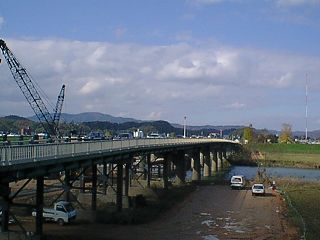 �~�R��E�݂���s���Ɍ������~�R�勴